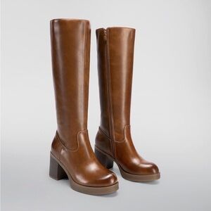 Stylish Brown Heeled Boots for Women Size 8.5